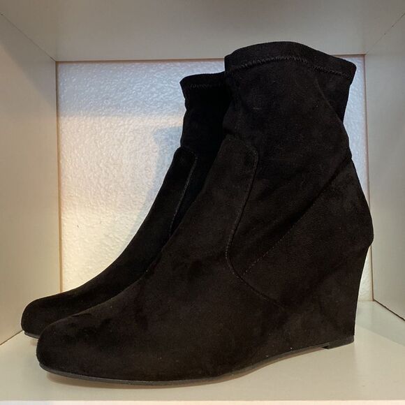 Lane Bryant Womens Black Suede Wedge Ankle Boots Classic Minimalist Everyday - Picture 4 of 13